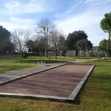 Hébergement de vacances Domaine De Perpignac Victoires *